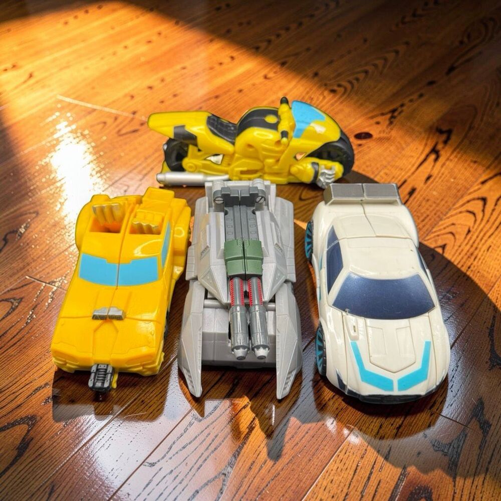 Playskool Rescue Bots Quickshadow, Cyberforce, Combiner Motorcycle Bumblebee A59